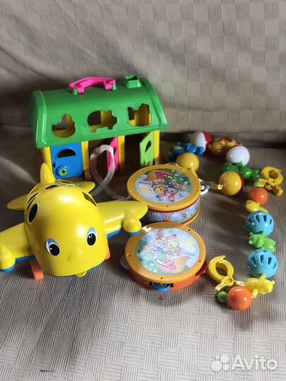 Машинка-каталка (толокар) / игрушки детские