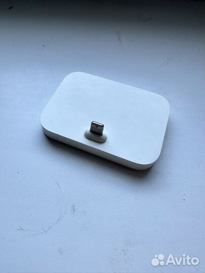 Док-станция Apple с разъёмом Lightning