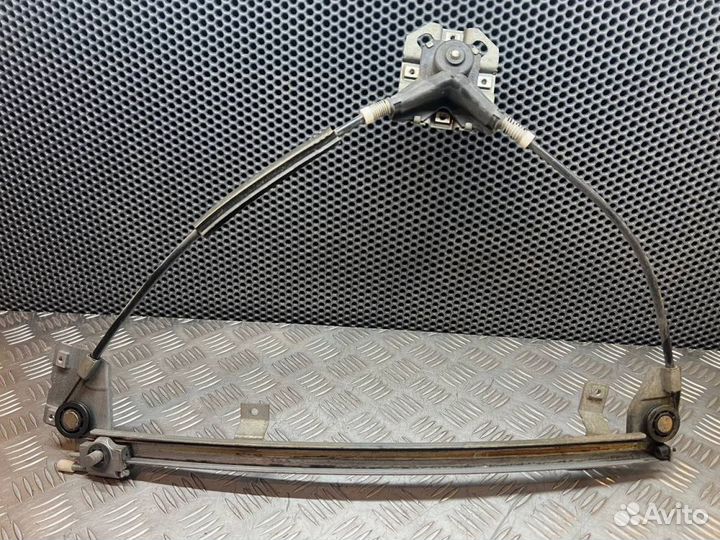 Стеклоподъемник передний правый Audi 100 C3