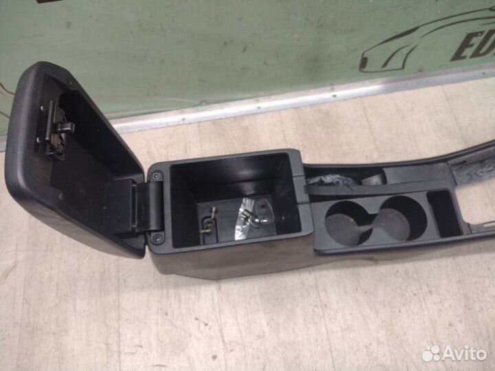 Подлокотник Toyota Corolla E12 / 120 2001-2008