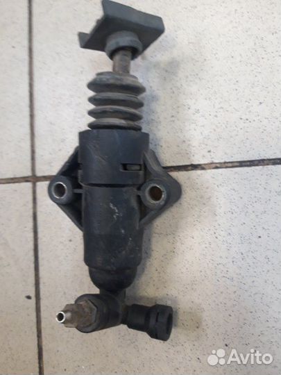 Рабочий цилиндр сцепления Skoda Octavia