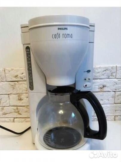 Кофеварка работает