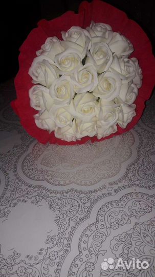 Киндер торт и букет