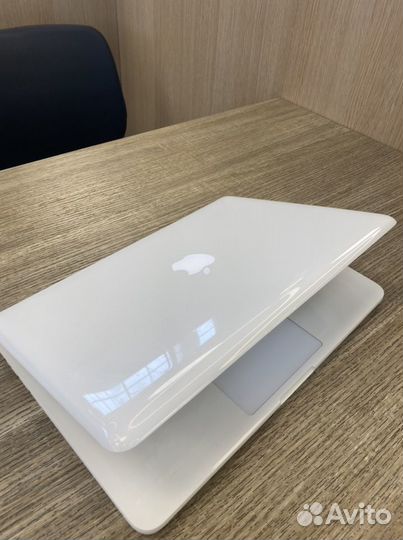 Macbook Apple 1349. Для работы и учебы