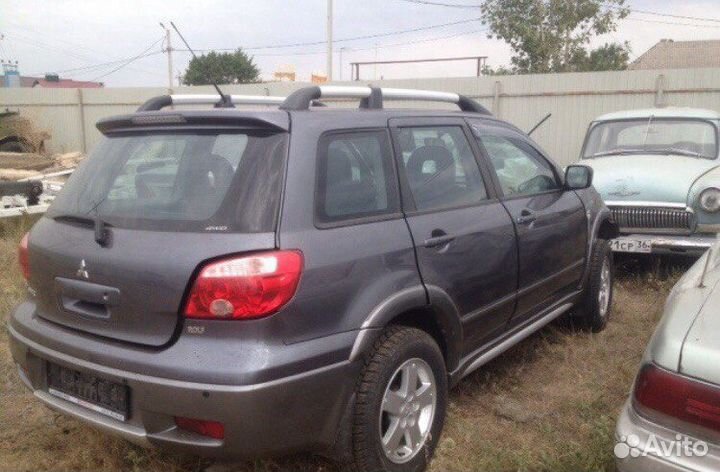 Митсубиси Аутлендер по запчастям