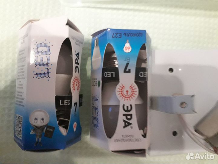 С В Е Т И Л Ь Н И К с картиной