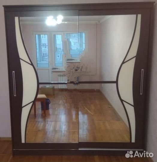 Шифоньер в отличном состоянии бу