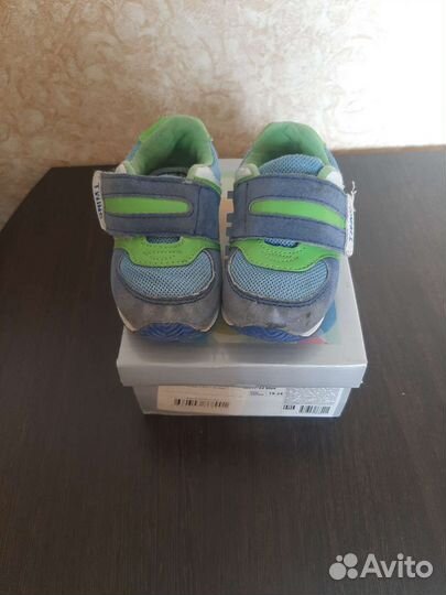Кроссовки детские для мальчика 22 р