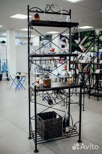 Кованая этажерка
