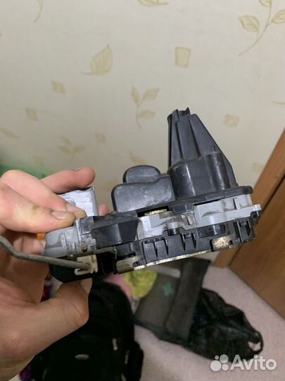 Замок багажника peugeot 307