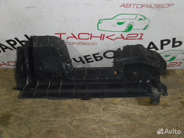 Дефлектор радиатора правый Hyundai Sonata 7 17-19