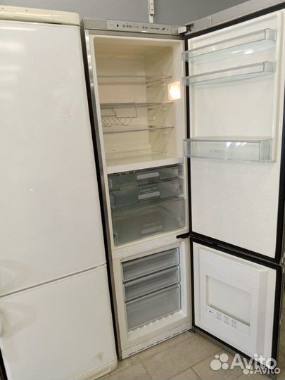 Холодильник Б/У в отличном состоянии