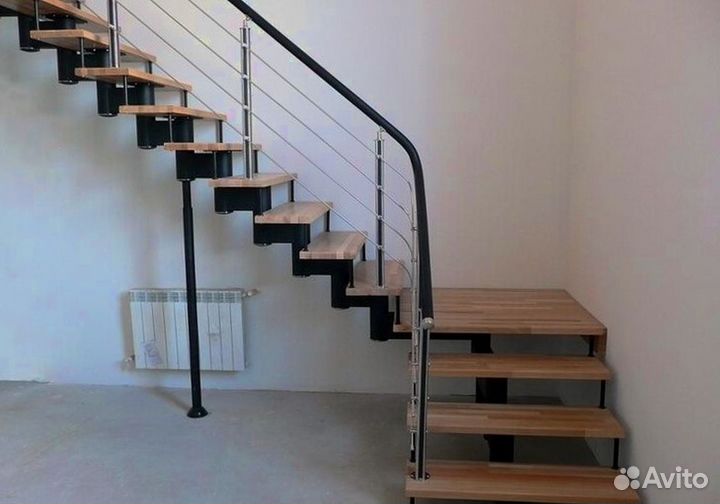 Лестница Г-образная с поворотными ступенями