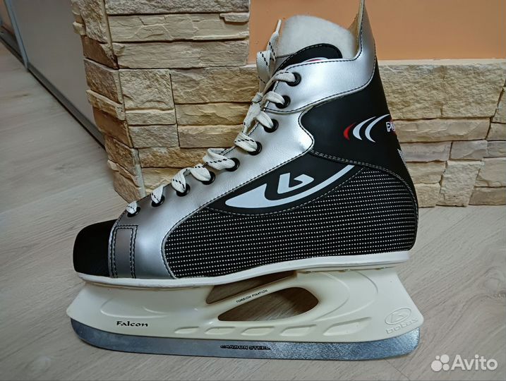 Коньки хоккейные 44 размер новые