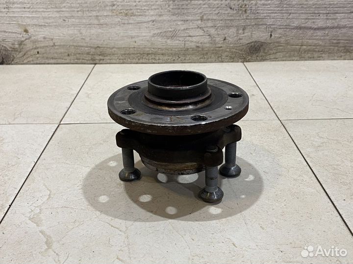 Ступица передняя с подшипником VAG