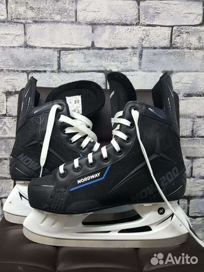 Коньки хоккейные
