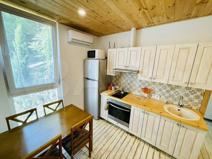 2-к. квартира, 56 м², 2/4 эт.