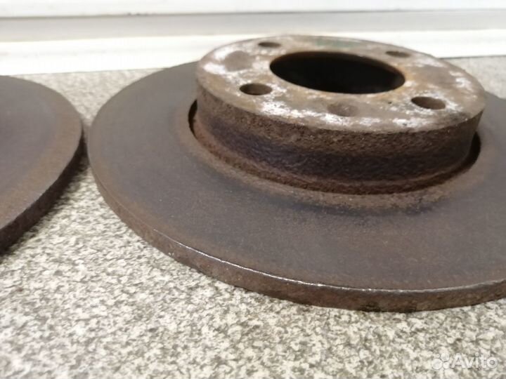 Диск тормозной передний для VW Golf 2 / Jetta 2