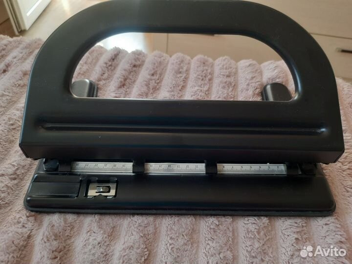 Дырокол большой