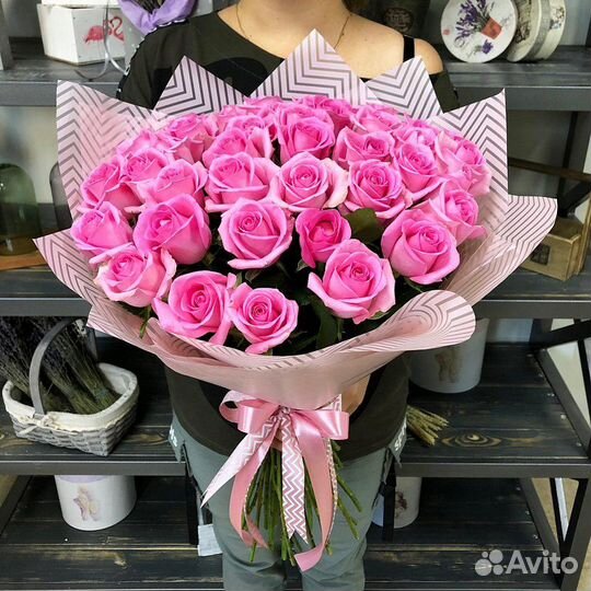 39 роз ярко розовых