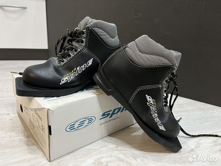 Лыжные ботинки детские 31р