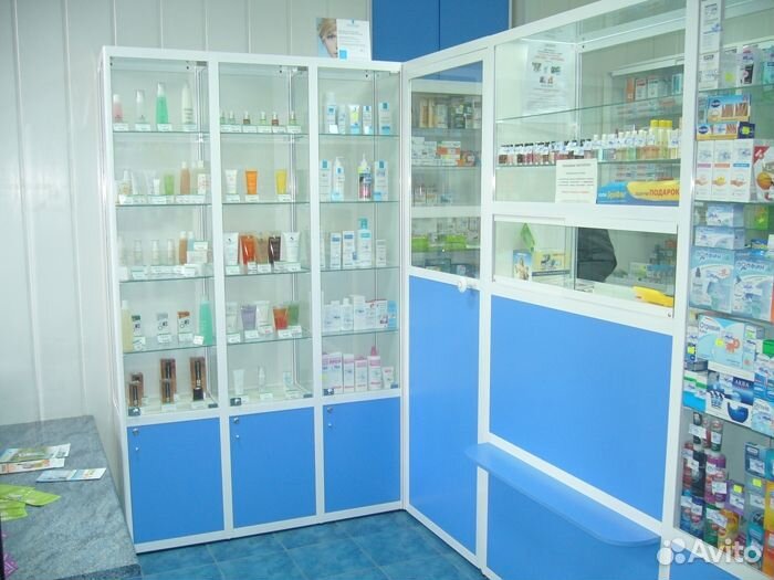 Витрина стеклянная