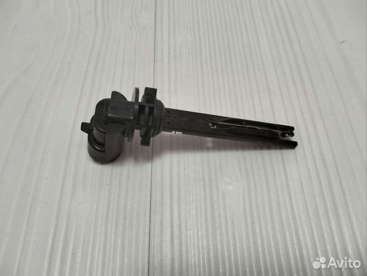 Датчик уровня ож opel astra j