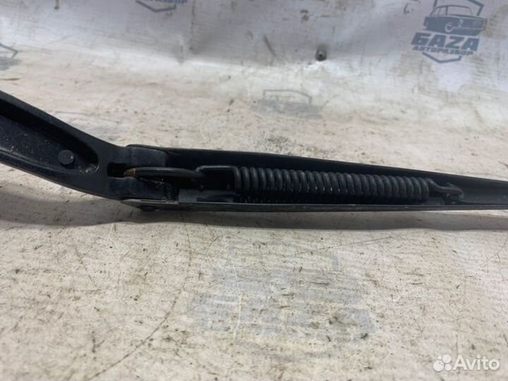 Поводок дворника правый Nissan Cefiro A32 VQ20DE