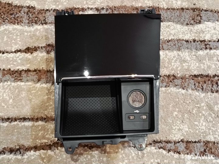 Новый оригинальный ящик консоли Skoda Kodiaq