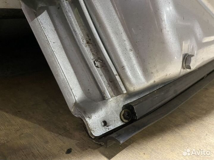 Задняя левая дверь Audi A8 D2 Do rest