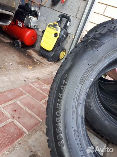 Kumho WinterCraft Ice WI31 205/60 R16 92