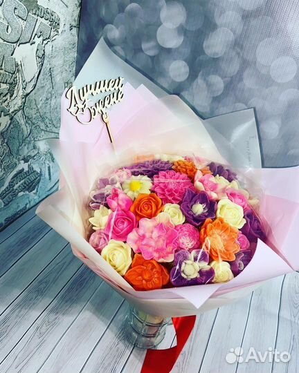 Шоколадный букет, цветы (под любой бюджет)