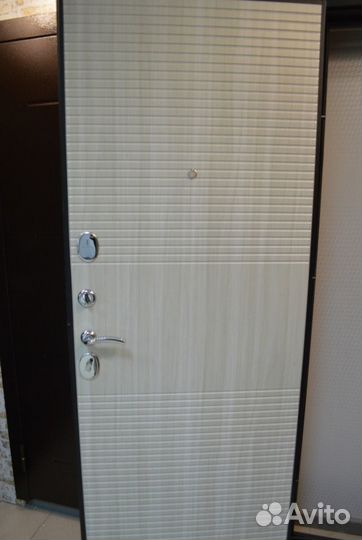 Двери входные металлические новые