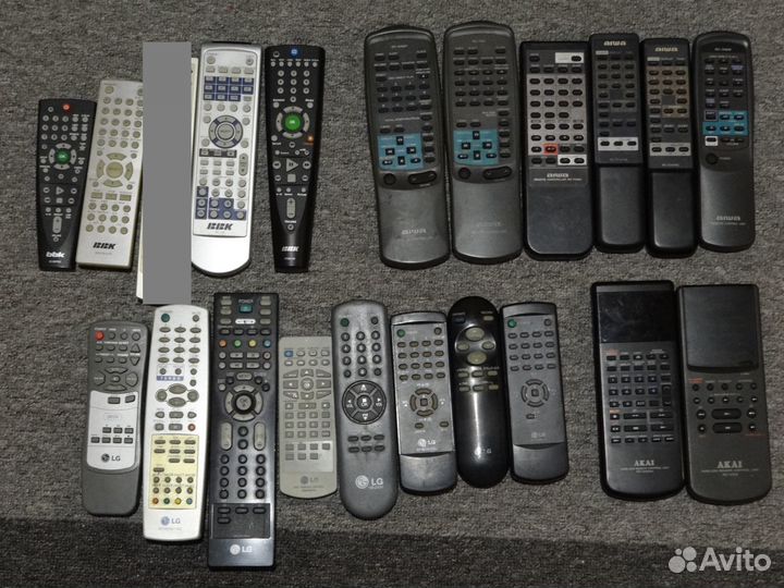 Пульты б.у. от телевизора, видеомагнитофона, DVD