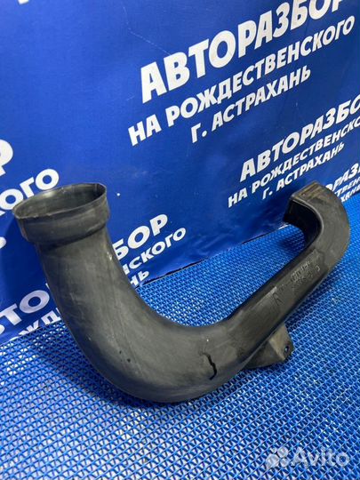 Воздуховод Ford Fusion хэтчбек 2008