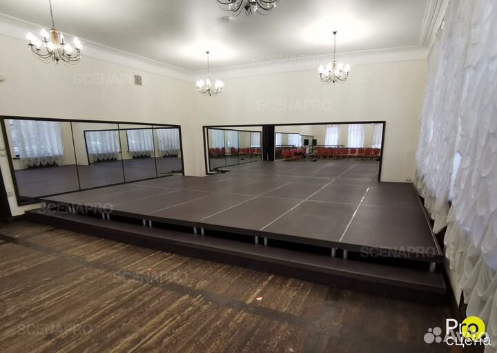 Мобильный подиум из евростолов