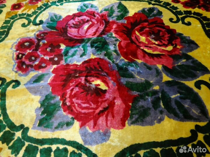 Скатерть плюшевая букет роз