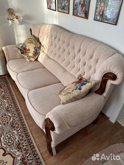 Диван и два кресла