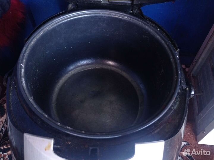 Мультиварка vitek на запчасти, рабочая