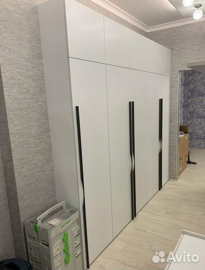 Шкаф распашной