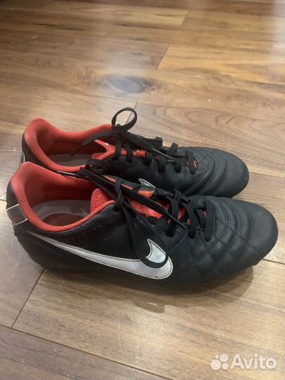 Кроссовки найк для футбола 36 р
