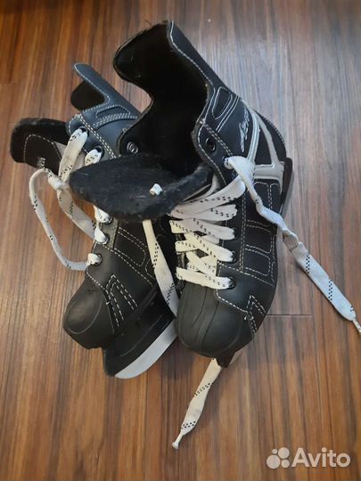 Коньки хоккейные