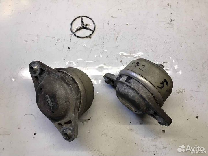 Подушка двигателя Мерседес m272