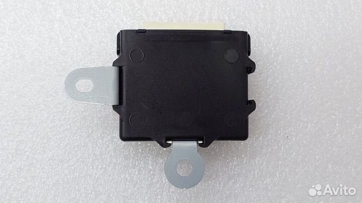 Блок электронный передний левый Lexus Es300H