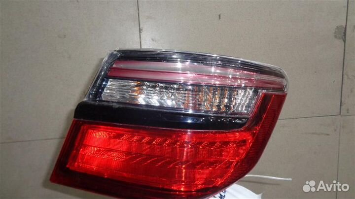 Фонарь задний наружный правый Toyota Camry XV50 2