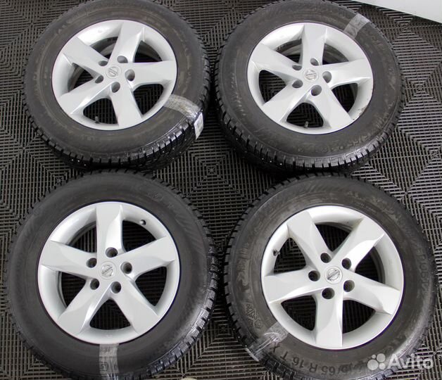 Колеса Nissan original Gislaved 215/65R16 зима