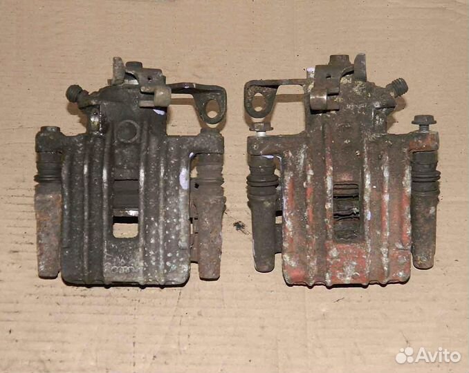 Суппорт задний левый и правый VW Golf 4