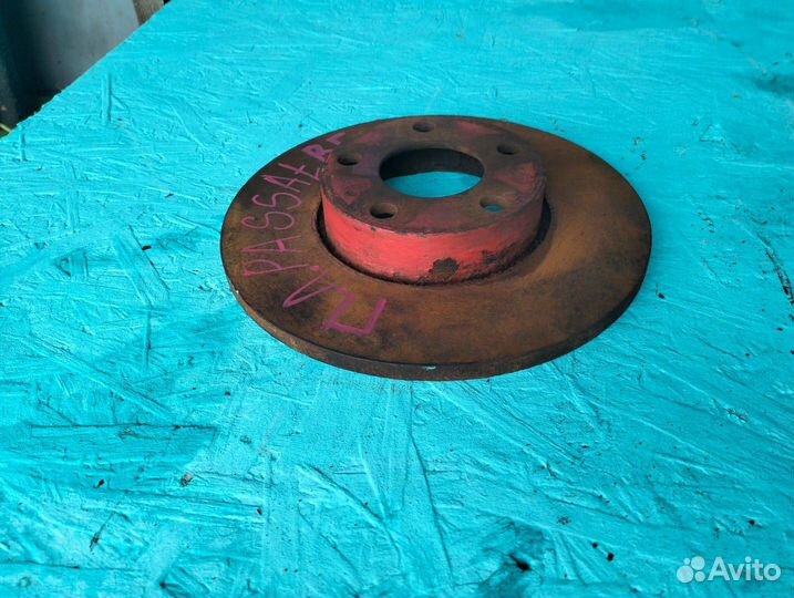 Тормозной диск передний VW Passat B5