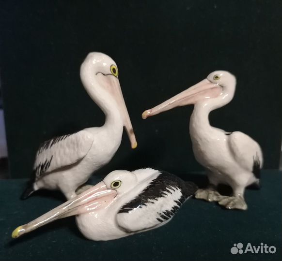 Фарфоровая статуэтка пеликан