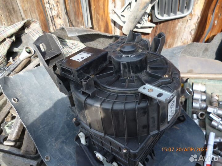 Моторчик печки тойота авенсис 2000г